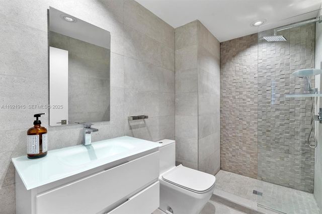 601 NE 36th St 1310, Miami, FL 33137