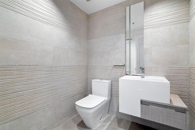 601 NE 36th St 1310, Miami, FL 33137