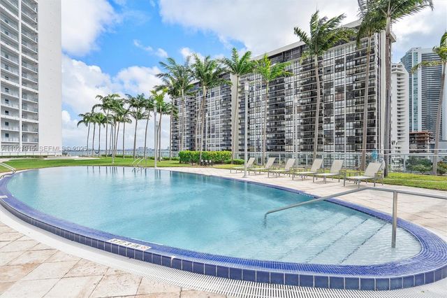 601 NE 36th St 1310, Miami, FL 33137