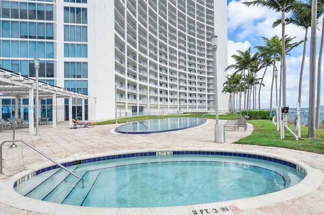 601 NE 36th St 1310, Miami, FL 33137