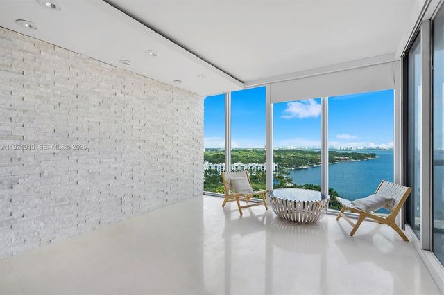 601 NE 36th St 1310, Miami, FL 33137