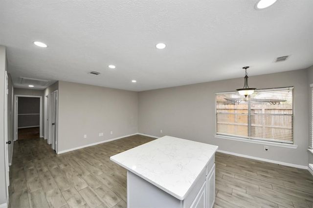 4915 Pecan Grove Dr, Pearland, TX 77584