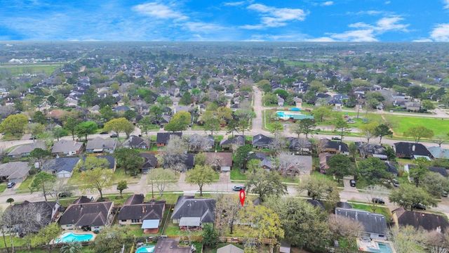 4915 Pecan Grove Dr, Pearland, TX 77584