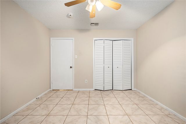 2213 Live Oak Dr, Portland, TX 78374