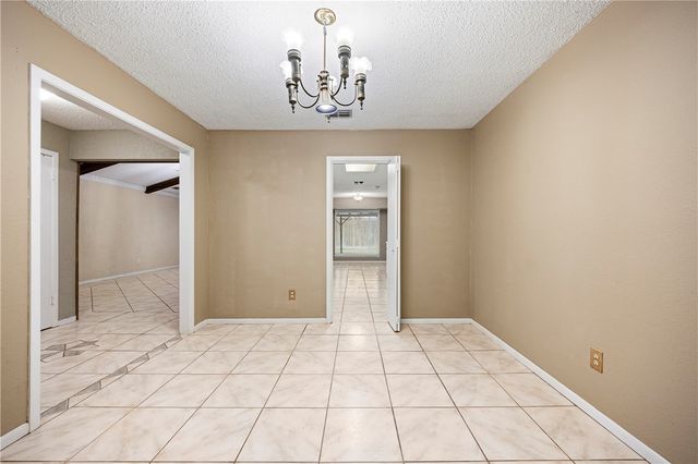 2213 Live Oak Dr, Portland, TX 78374