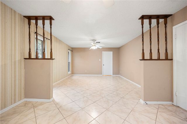 2213 Live Oak Dr, Portland, TX 78374