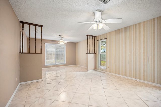 2213 Live Oak Dr, Portland, TX 78374