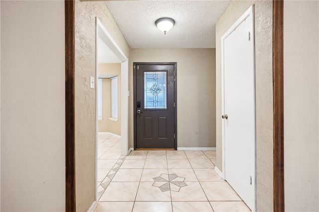 2213 Live Oak Dr, Portland, TX 78374