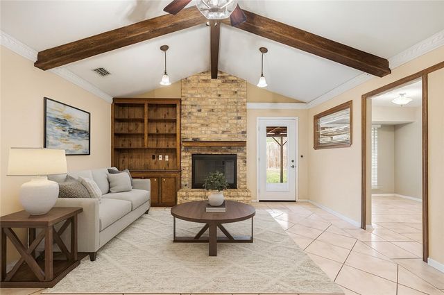 2213 Live Oak Dr, Portland, TX 78374