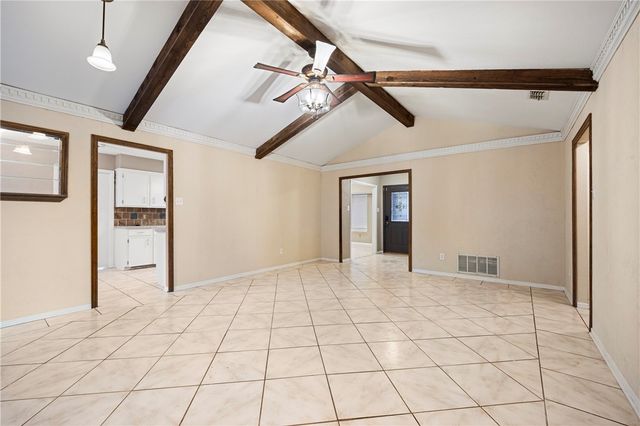 2213 Live Oak Dr, Portland, TX 78374