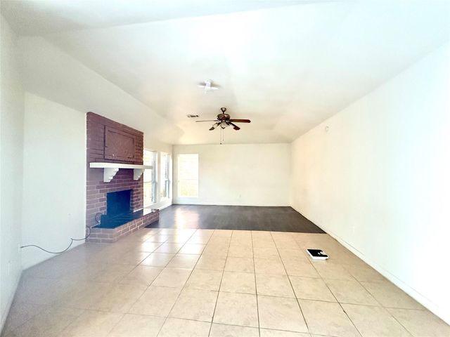 3918 Summit Valley Drive, Houston, TX 77082