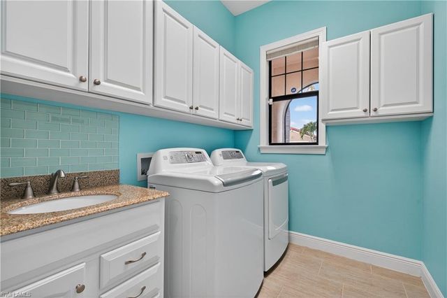 1412 Lucena LN S, Naples, FL 34113