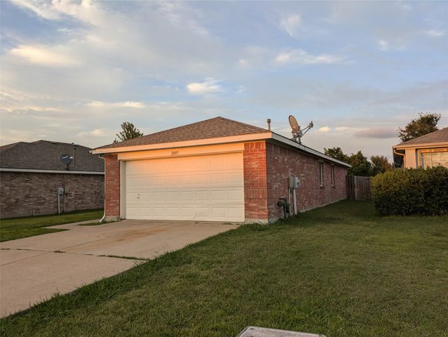 2005 Wildwood Drive, Forney, TX 75126