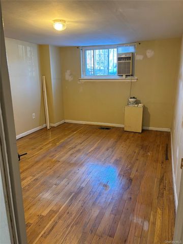 281 Graff Avenue, Bronx, NY 10465