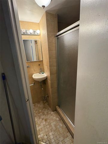 281 Graff Avenue, Bronx, NY 10465