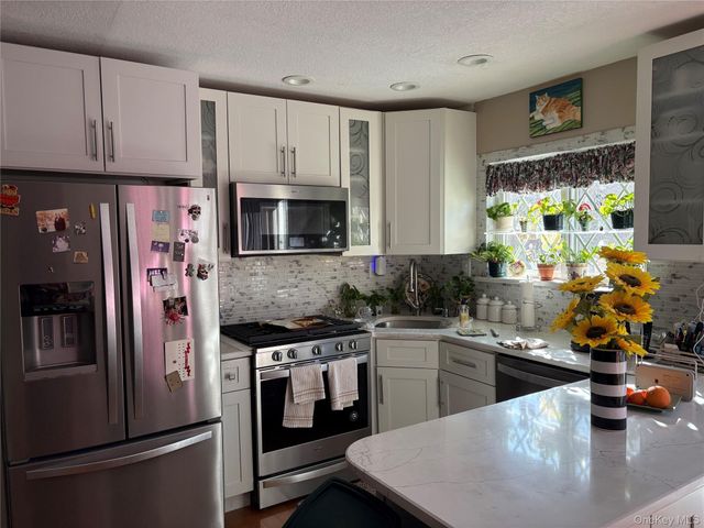 281 Graff Avenue, Bronx, NY 10465