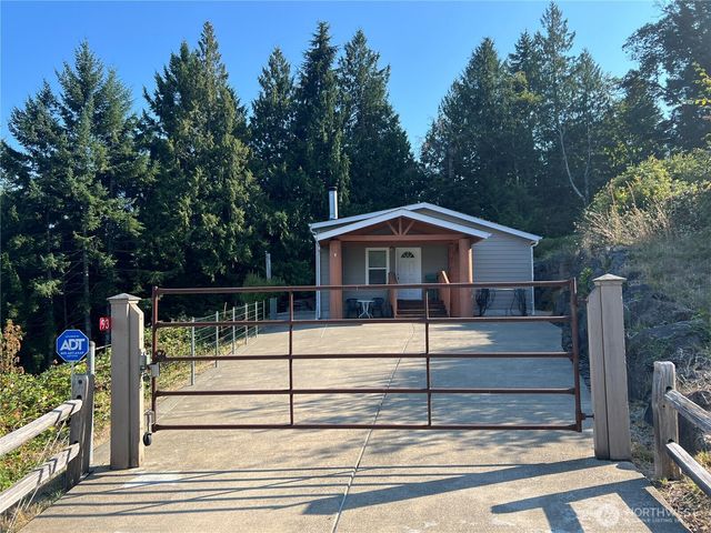 61 Nevergiveup Road, Brinnon, WA 98320