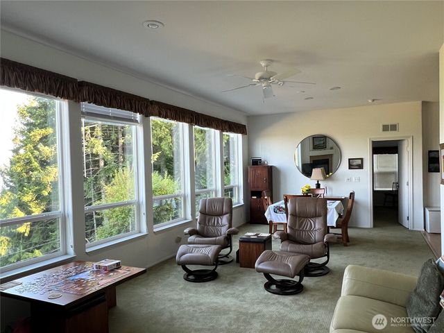 61 Nevergiveup Road, Brinnon, WA 98320