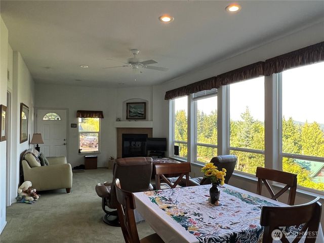 61 Nevergiveup Road, Brinnon, WA 98320
