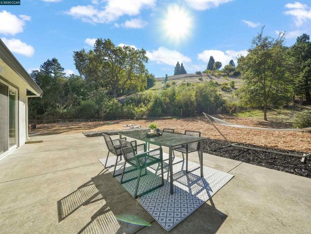 2482 2482 Wildhorse Dr, San Ramon, CA 94583