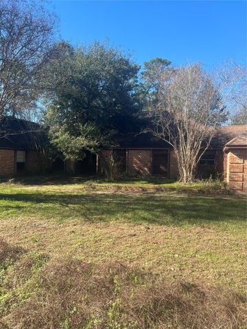 1408 N Main Street, Highlands, TX 77562
