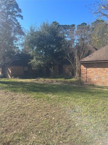 1408 N Main Street, Highlands, TX 77562