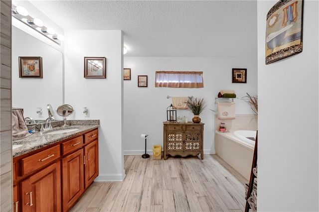 11851 Mose Lane N, Grand Bay, AL 36541