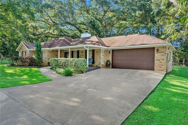 11851 Mose Lane N, Grand Bay, AL 36541
