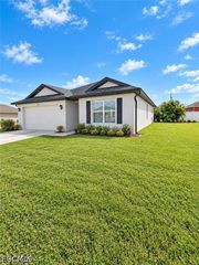 2216 NW Juanita PL, Cape Coral, FL 33993