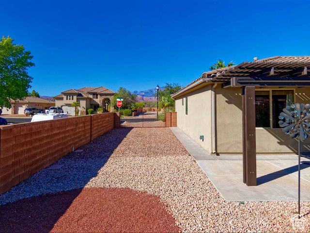 137 W 1725 S, Washington, UT 84780