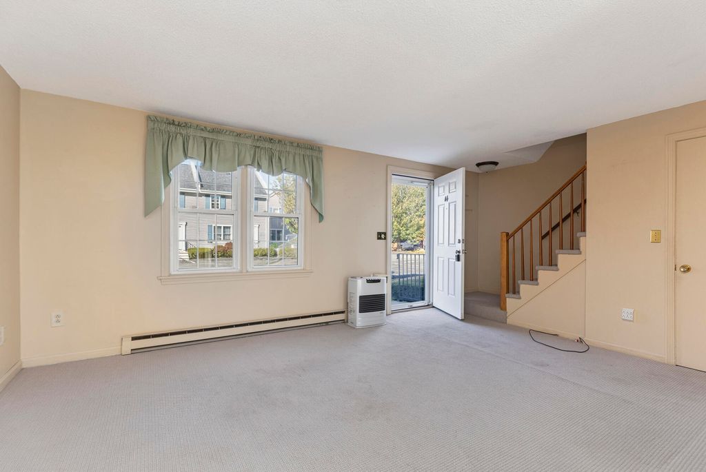 1 Clairmont Court A4, Portland, ME 04103 — photo 2