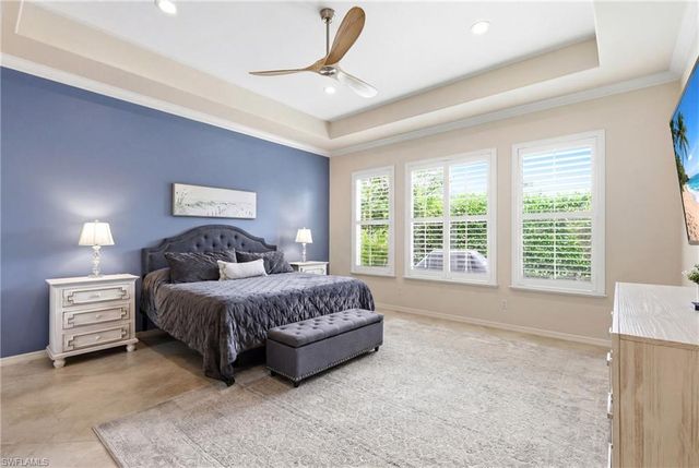 10736 Fieldfair DR, Naples, FL 34119