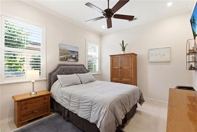 10736 Fieldfair DR, Naples, FL 34119
