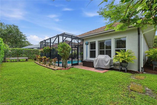 10736 Fieldfair DR, Naples, FL 34119