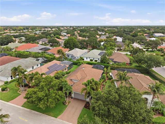10736 Fieldfair DR, Naples, FL 34119