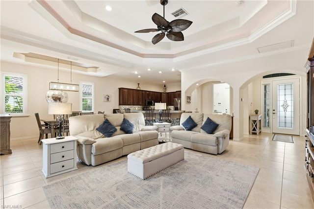 10736 Fieldfair DR, Naples, FL 34119