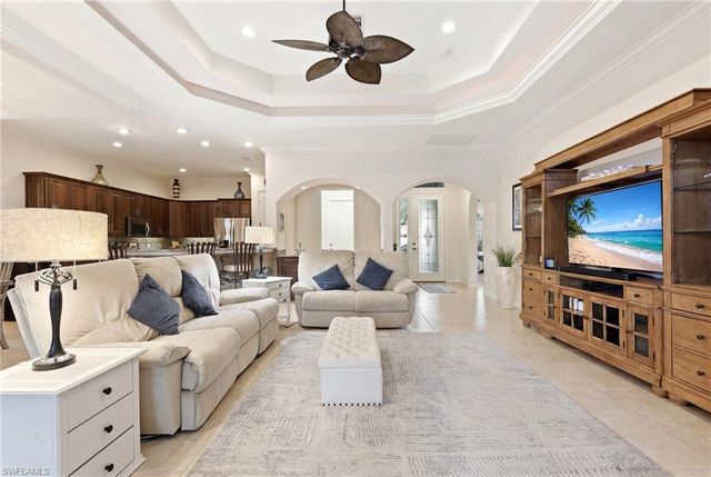 10736 Fieldfair DR, Naples, FL 34119