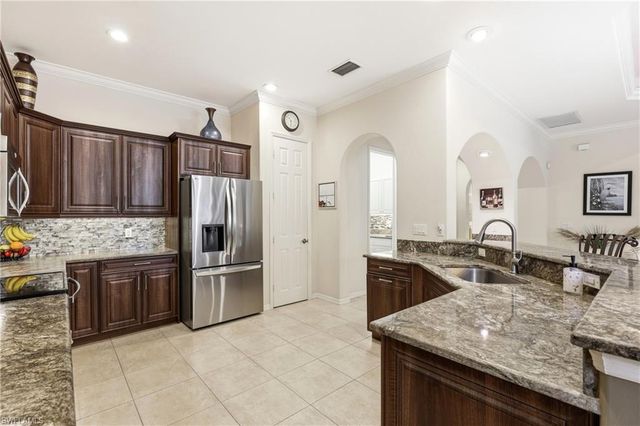 10736 Fieldfair DR, Naples, FL 34119
