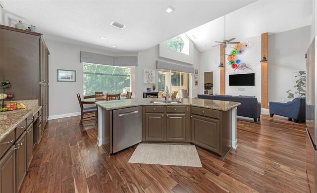 10422 GREENDALE DRIVE, Tampa, FL 33626