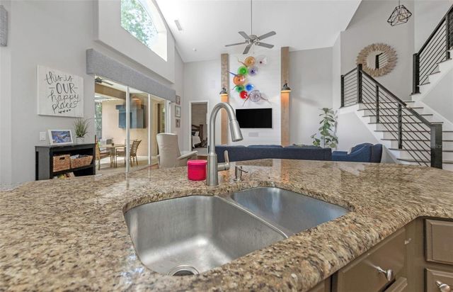 10422 GREENDALE DRIVE, Tampa, FL 33626