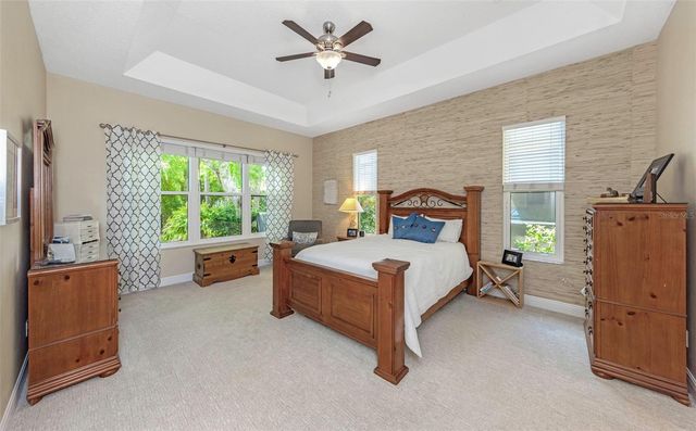 10422 GREENDALE DRIVE, Tampa, FL 33626