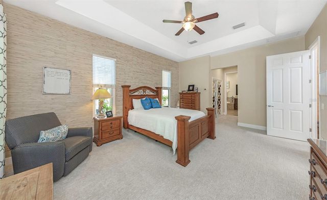 10422 GREENDALE DRIVE, Tampa, FL 33626