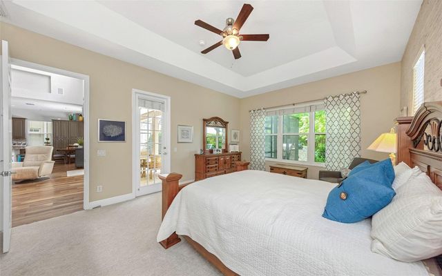 10422 GREENDALE DRIVE, Tampa, FL 33626