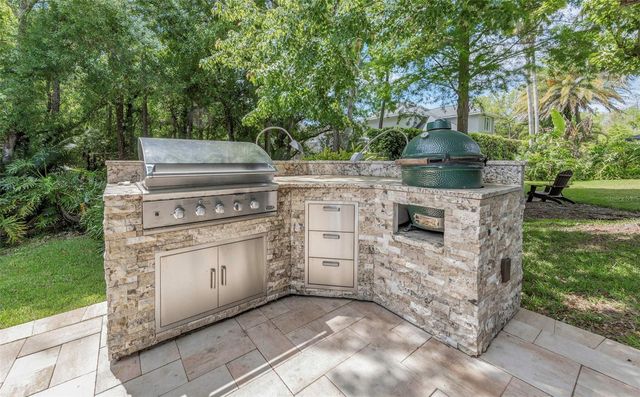 10422 GREENDALE DRIVE, Tampa, FL 33626