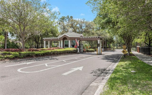 10422 GREENDALE DRIVE, Tampa, FL 33626