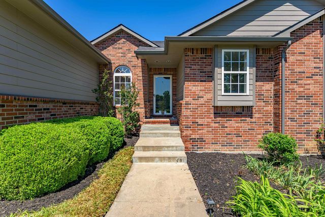 830 N Bracken Cir, Wichita, KS 67206