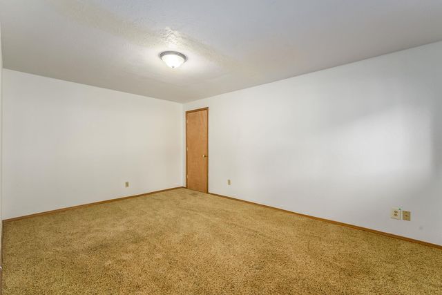 830 N Bracken Cir, Wichita, KS 67206