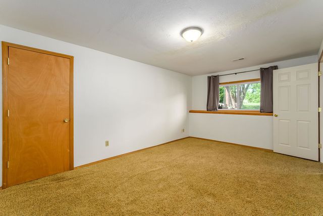 830 N Bracken Cir, Wichita, KS 67206
