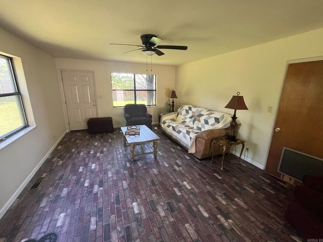 1809 Church Ave, Mena, AR 71953