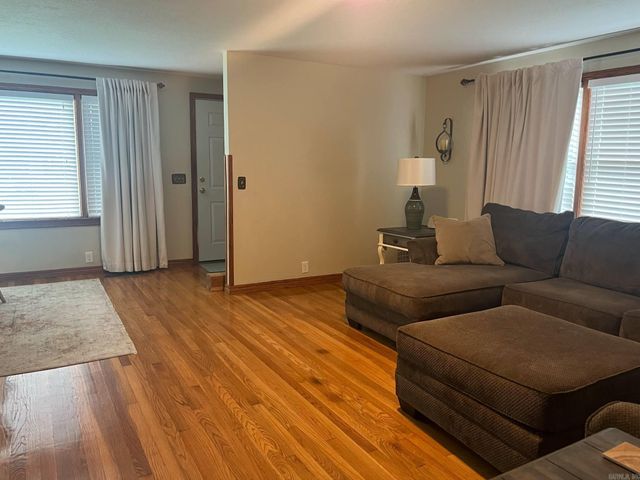 1809 Church Ave, Mena, AR 71953